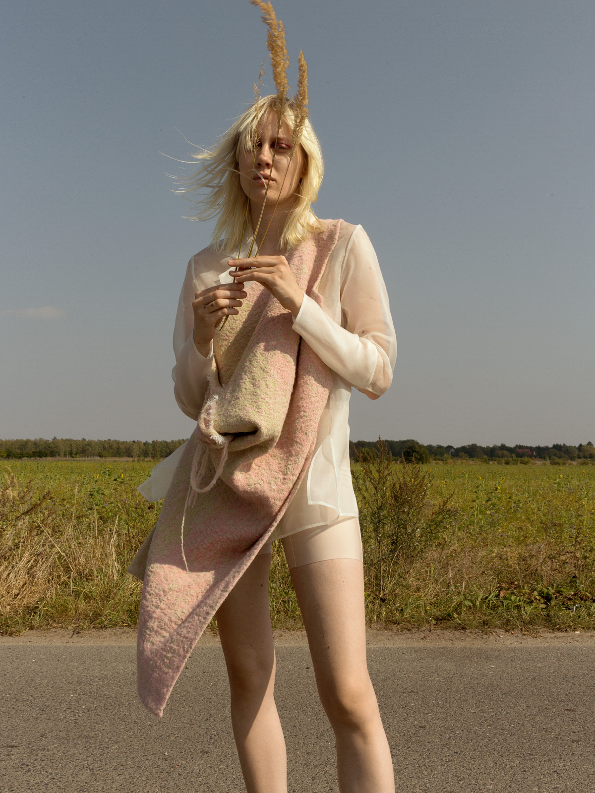 Fashion: Regina Weber Styling: Marie-Therese Haustein Model: Ste