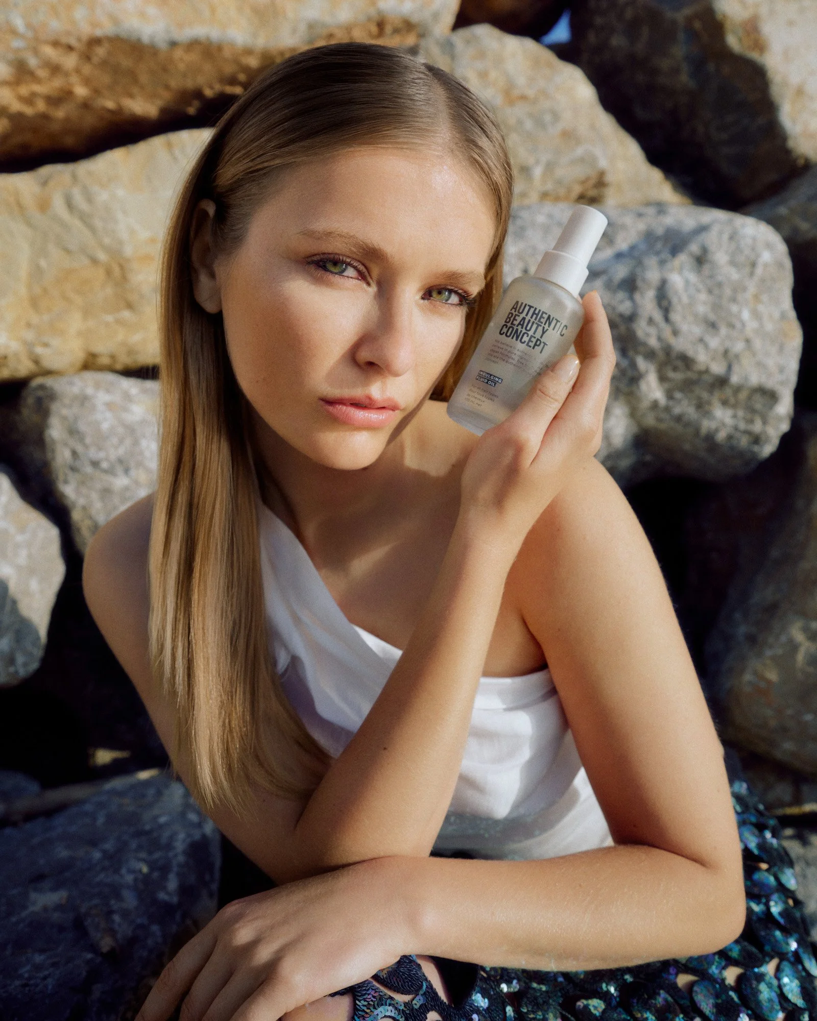 Authentic-Beauty-Concept_Camille-Razat_1140_Nina-Raasch_32_sRGB_2000px.jpg