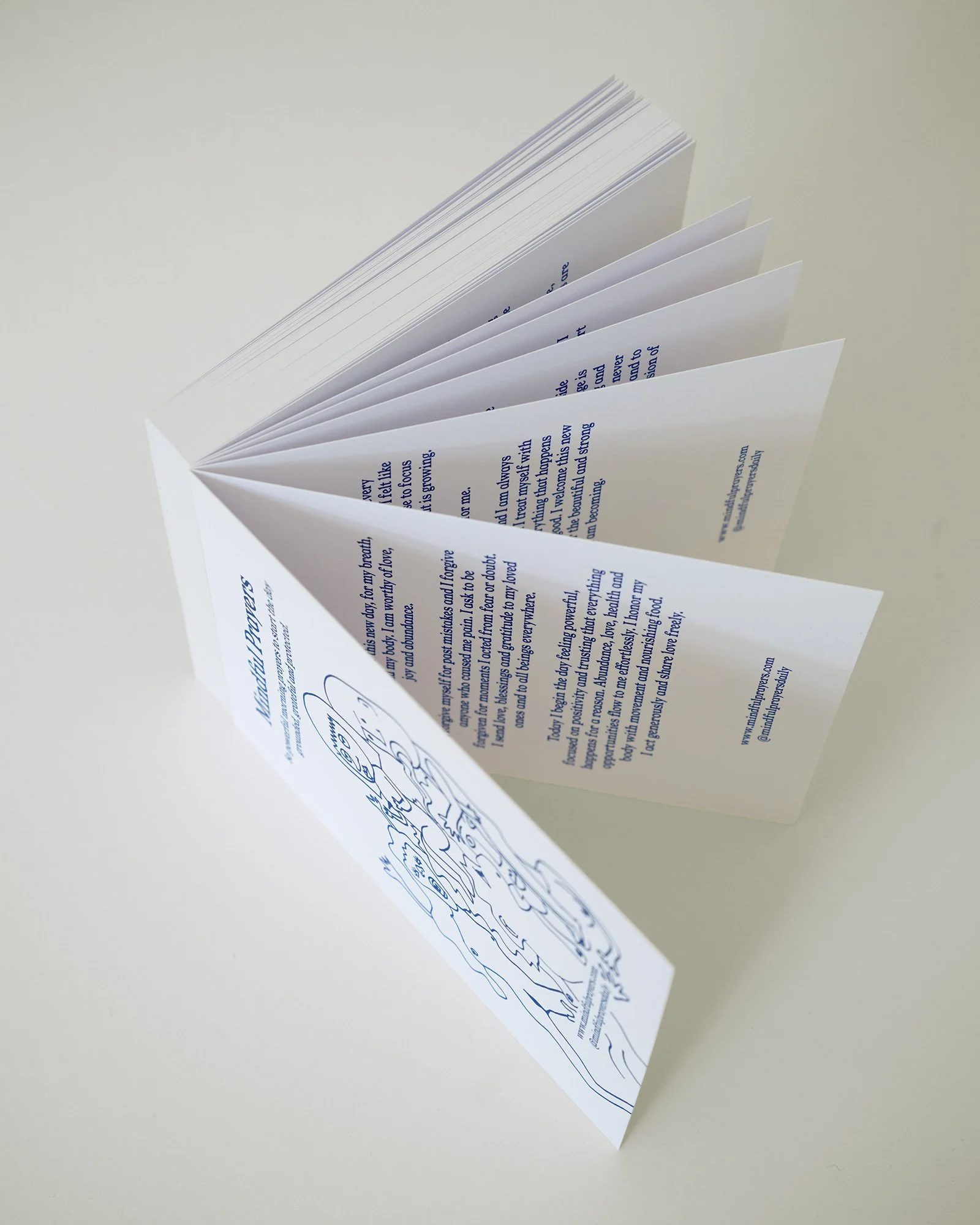 260602_Mindful-Prayers_abfotografiert_0130.jpg