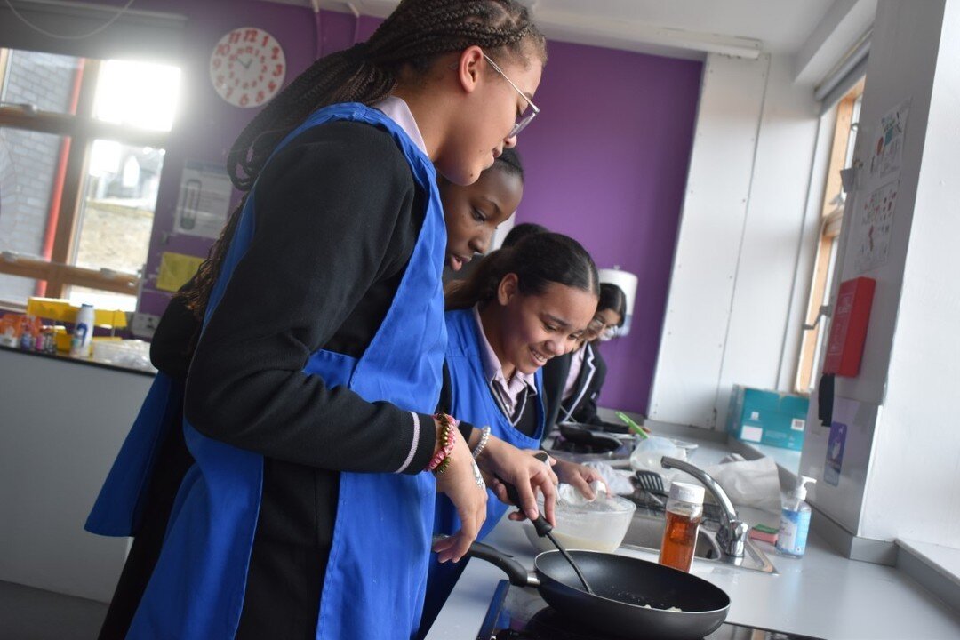 Happy Pancake Tuesday! 🥞

Our year 8 students have been practicing their French while preparing delicious crepes. So join in on the fun by putting on your aprons and getting your hands dirty. 🍫 The part we enjoyed the most is the taste test 😋

#pa