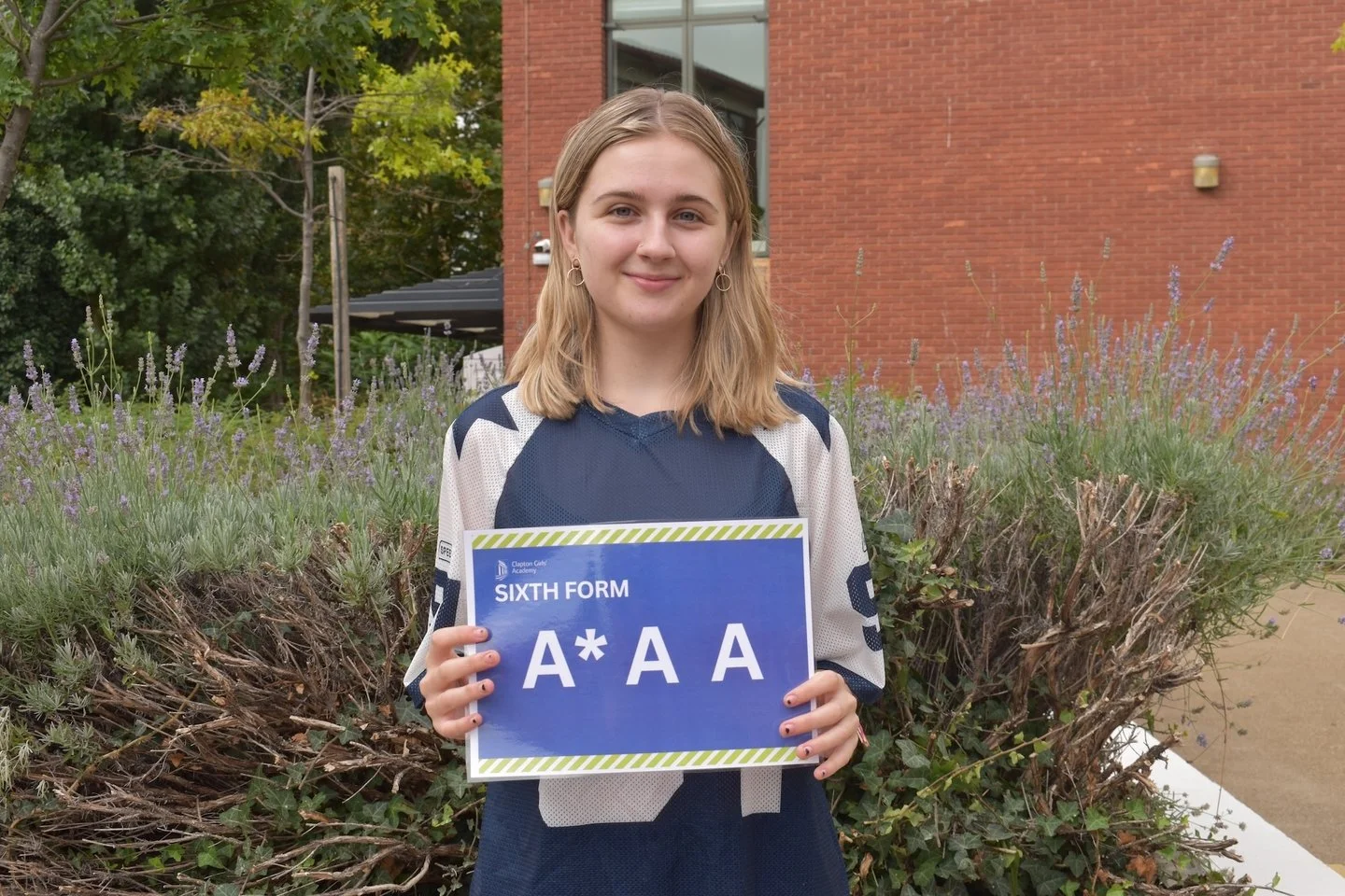 Ruby achieved A*AA grade which resulted in securing a Philosophy course at @edinburghuniversity ✨ we wish you all the best in your new course.