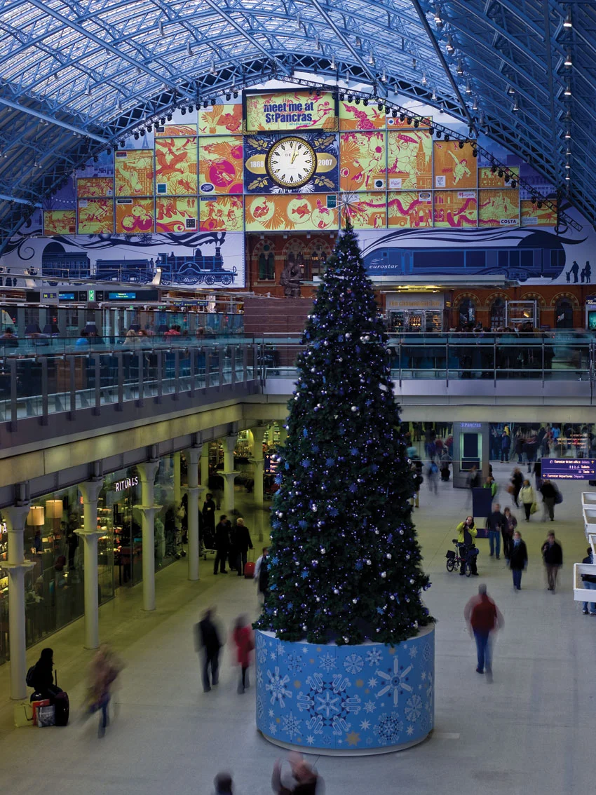StPancras_02_ChristmasTree.jpg