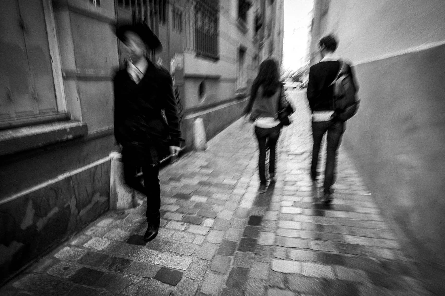 Black-hatted ghost