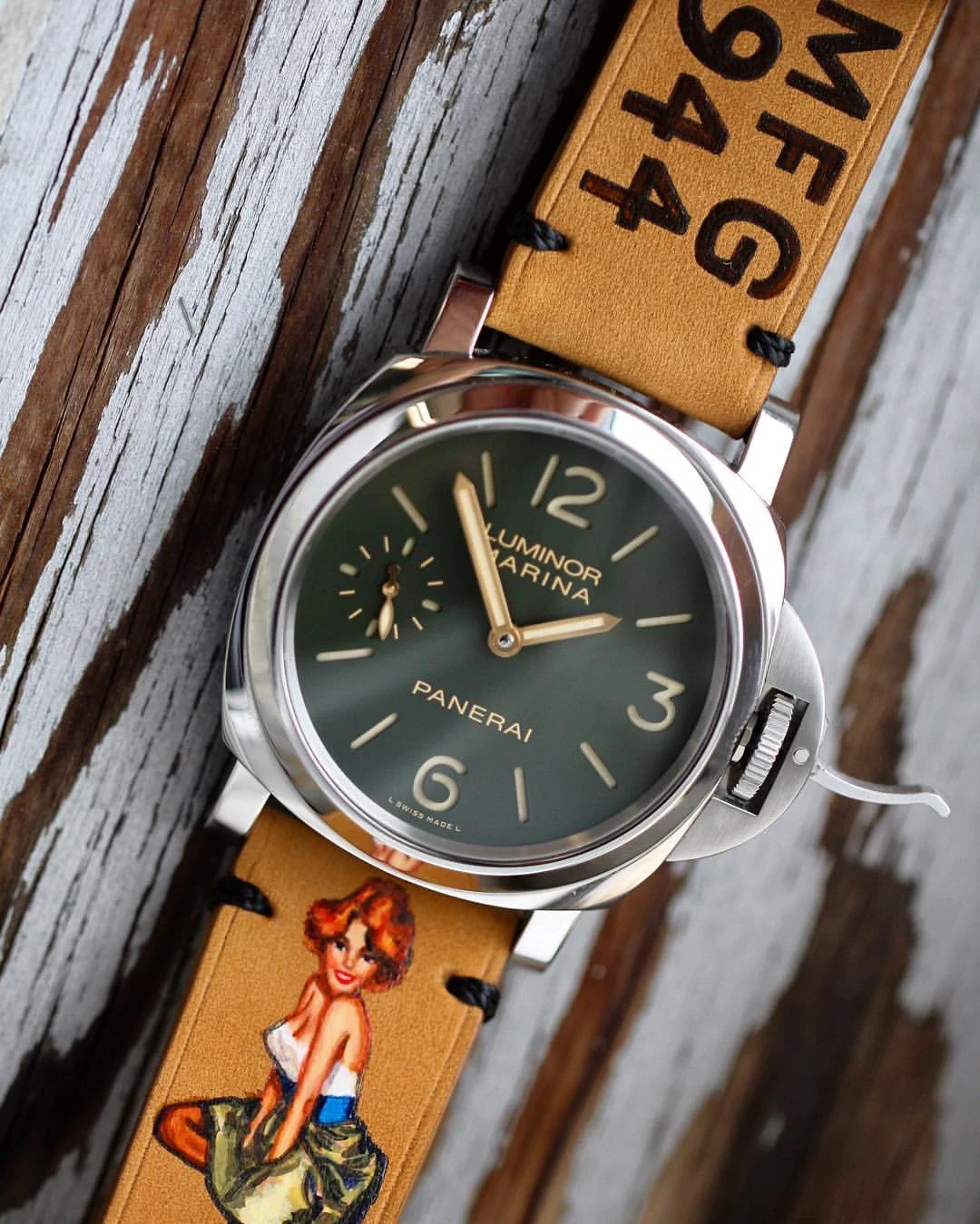 HAND PAINTED PIN-UP ON VINTAGE LEATHER STRAP FOR PANERAI PAM911