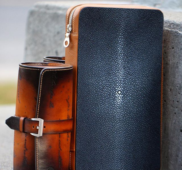BROWN PATINA WATCH ROLL AND STINGRAY WATCH CASE
