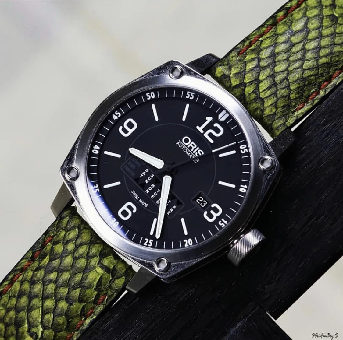 Olive colour Salmon skin ( very resistant ) with rust stitching for Oris BC4 Retrograde 22mm