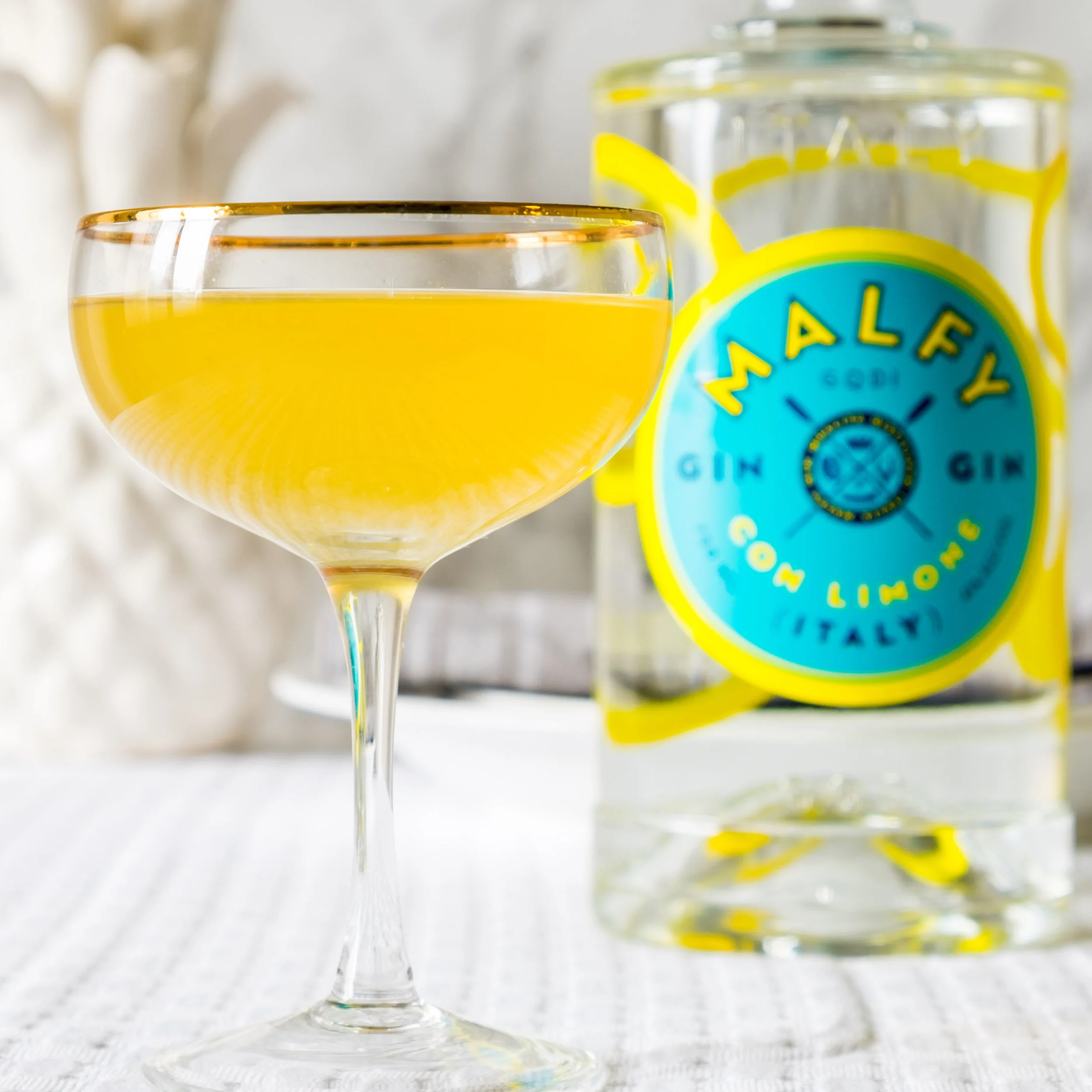 Malfy - Bees Knees  (1x1) 2.jpg