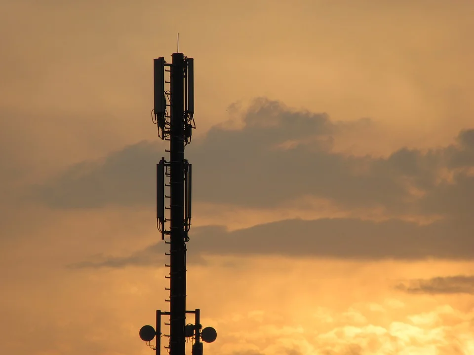 radio-tower-2495325_960_720.jpg