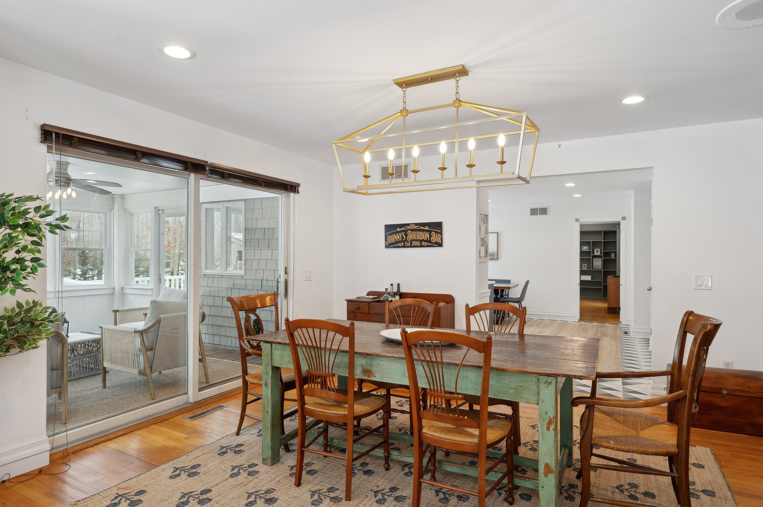 09-10 Crescent Way Shelter Island 5600 DiningRm.jpg