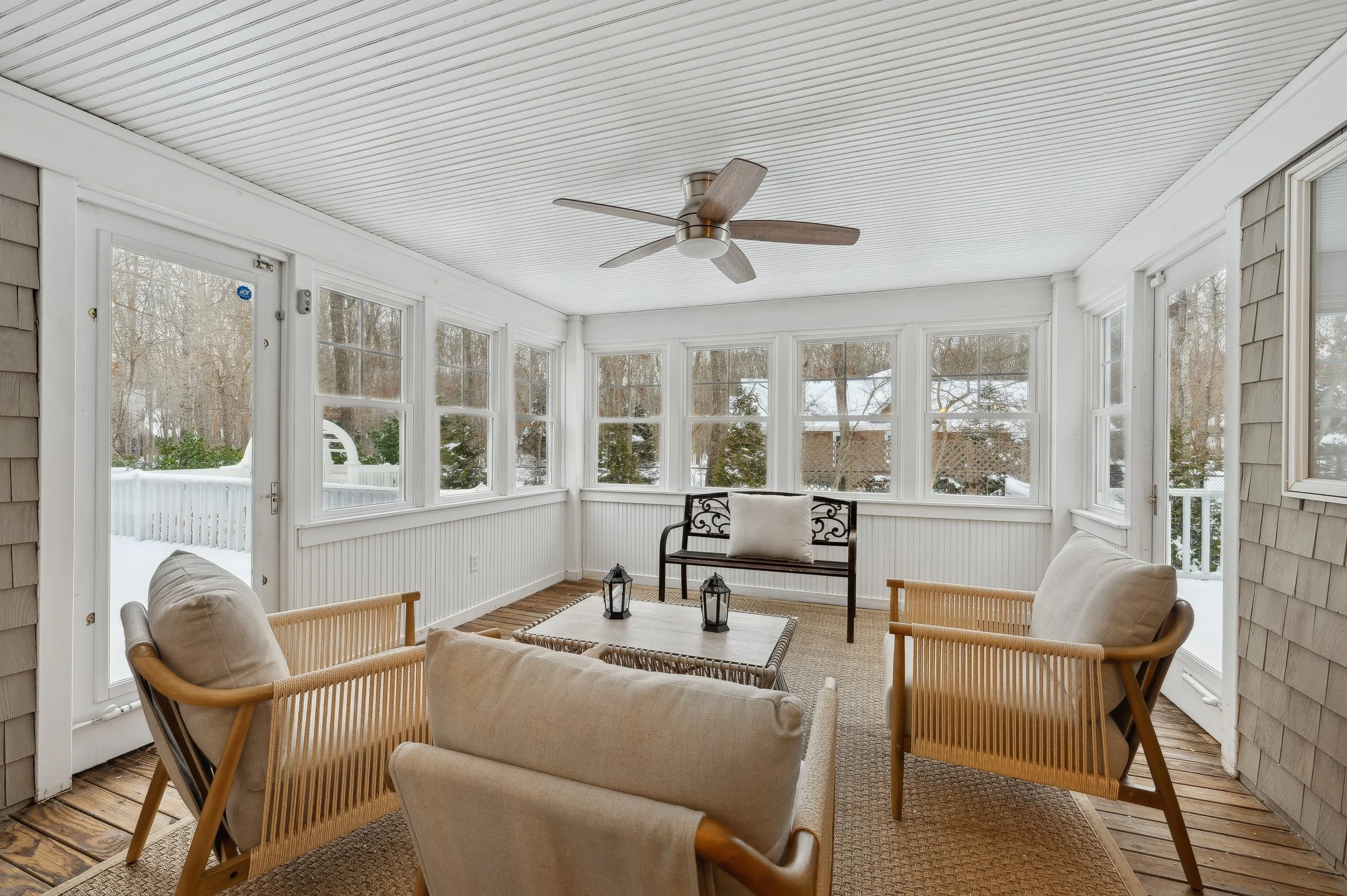 10-10 Crescent Way Shelter Island 5558 Porch.jpg