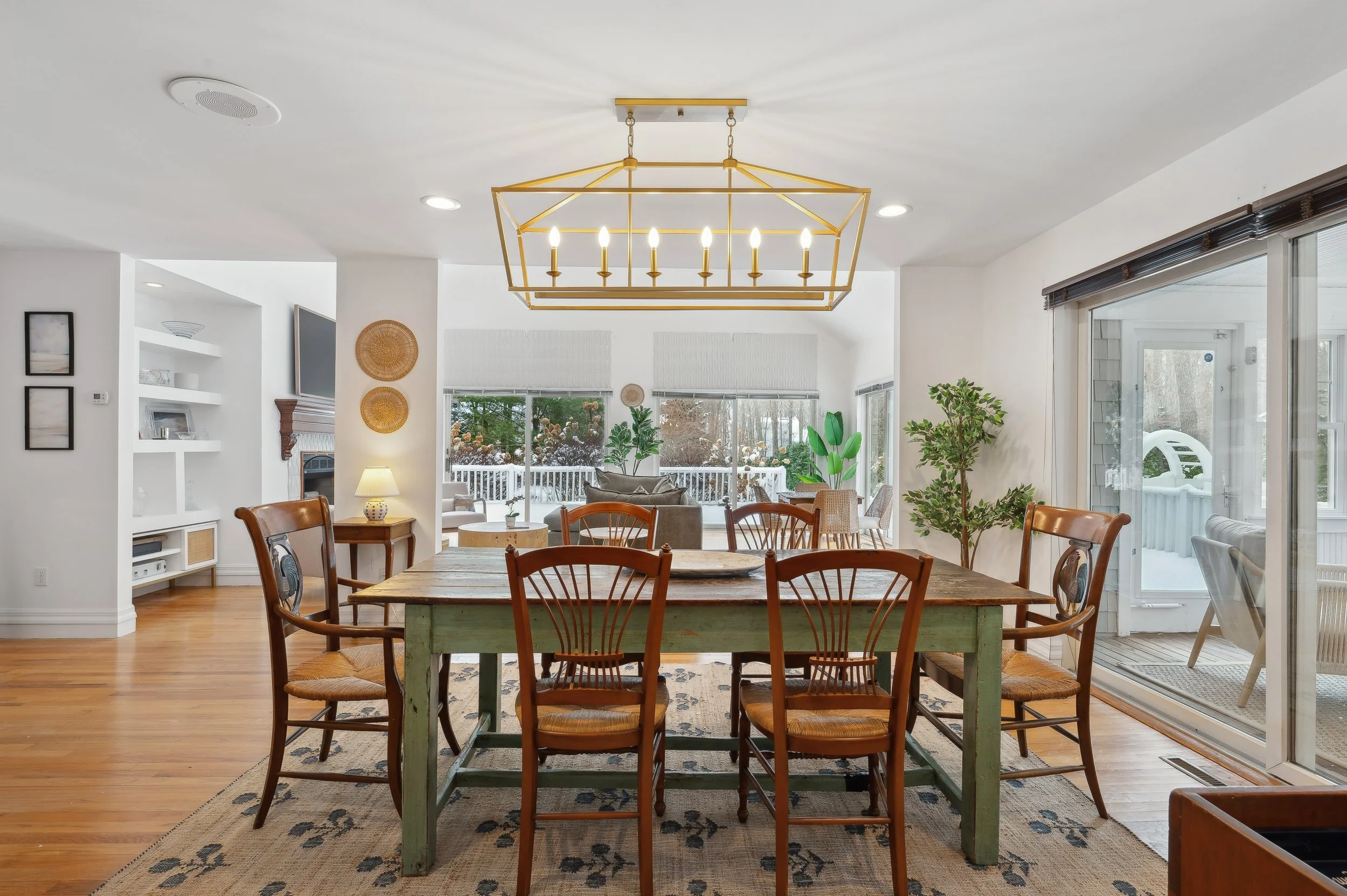 03-10 Crescent Way Shelter Island 5553 DiningRm.jpg