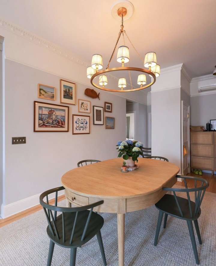 We love this sweet, kid-friendly dining room in Brooklyn. The pop of green and versatile extendable table design help make both everyday meals and formal gatherings feel easy and accessible. Shop the look in our link in bio!