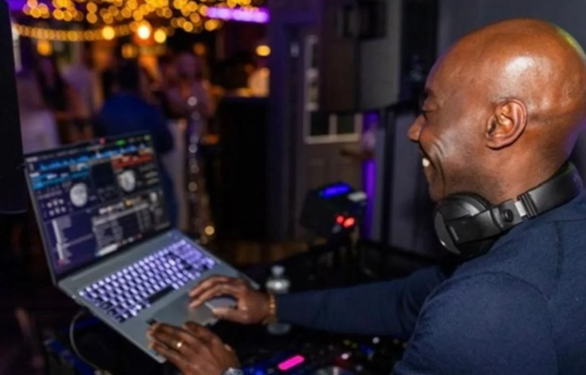 DJ FIZZ  