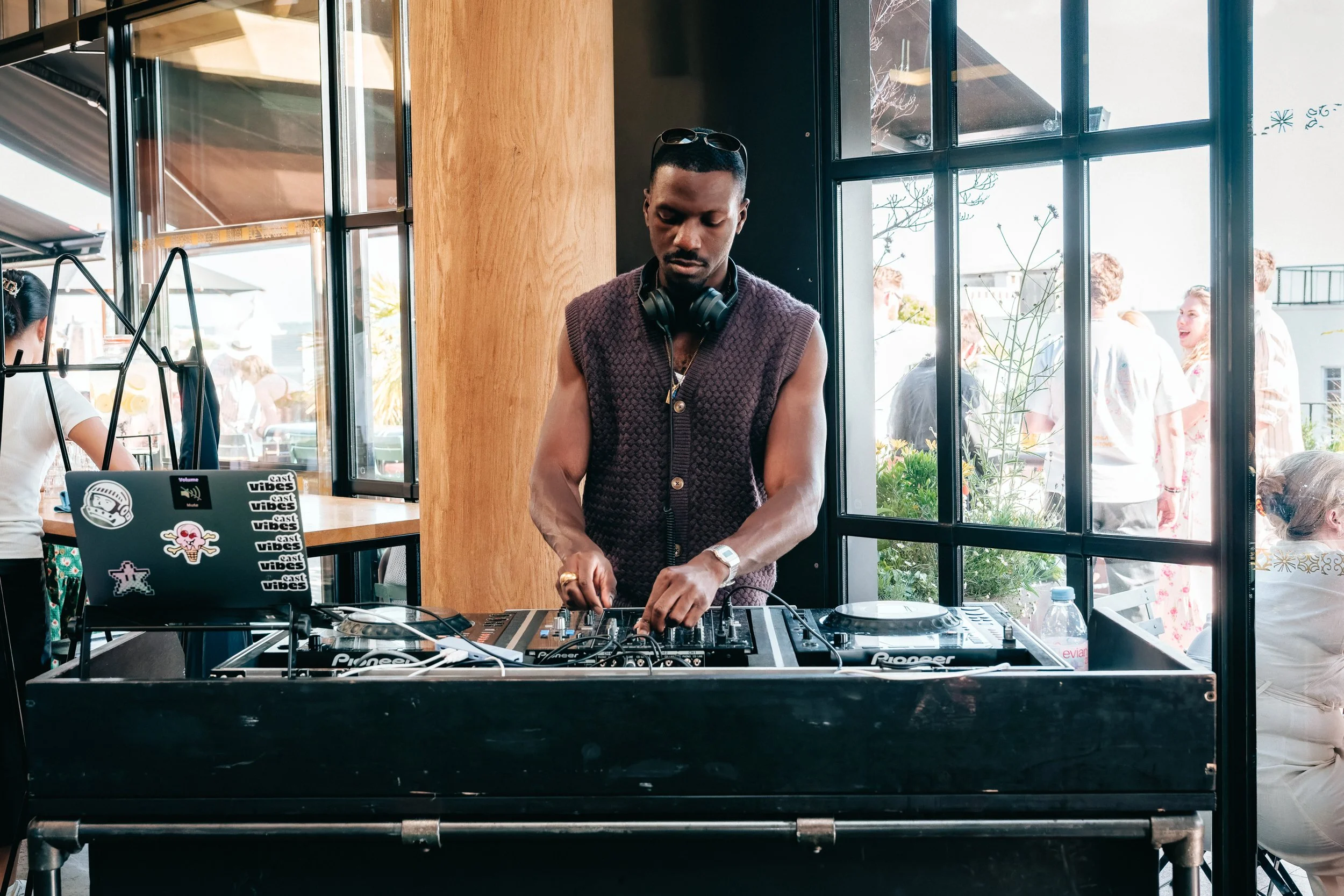 DJ Rednas  