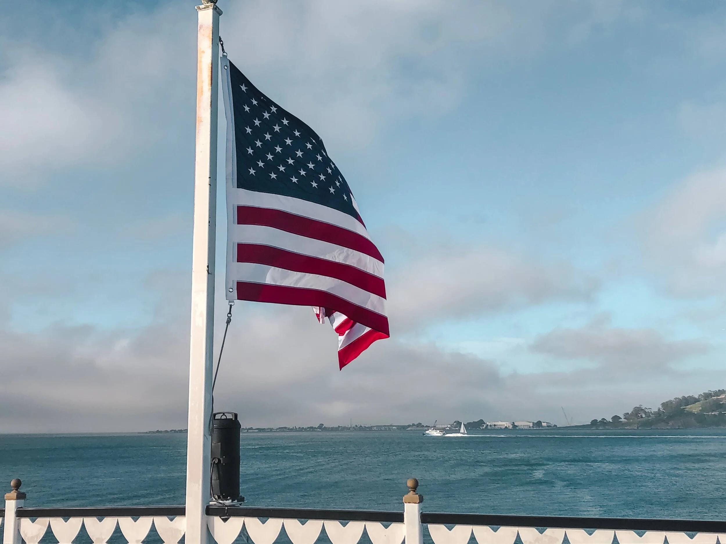 Expat vs Immigrant: What Does It Mean To Be An Expat? 