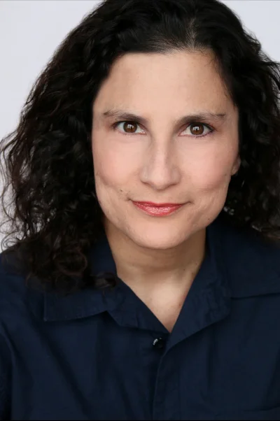 AG headshot small.jpg