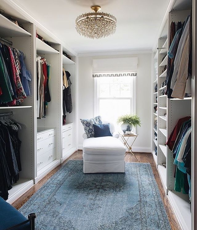 Kick off the CITY STYLE process with an at home wardrobe edit. I will help you design the closet and wardrobe of your dreams.