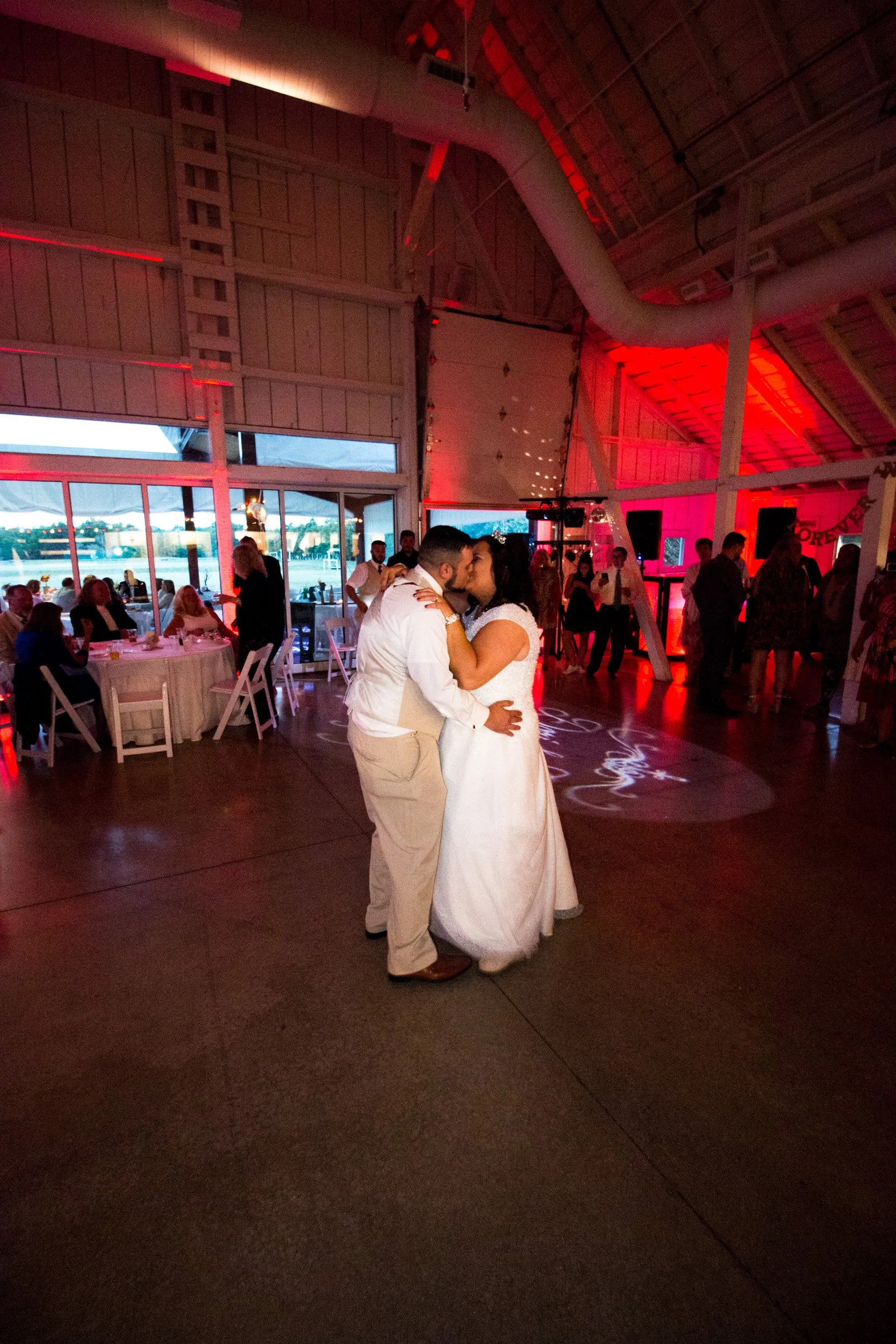d_e_wedding_couple-283.jpg