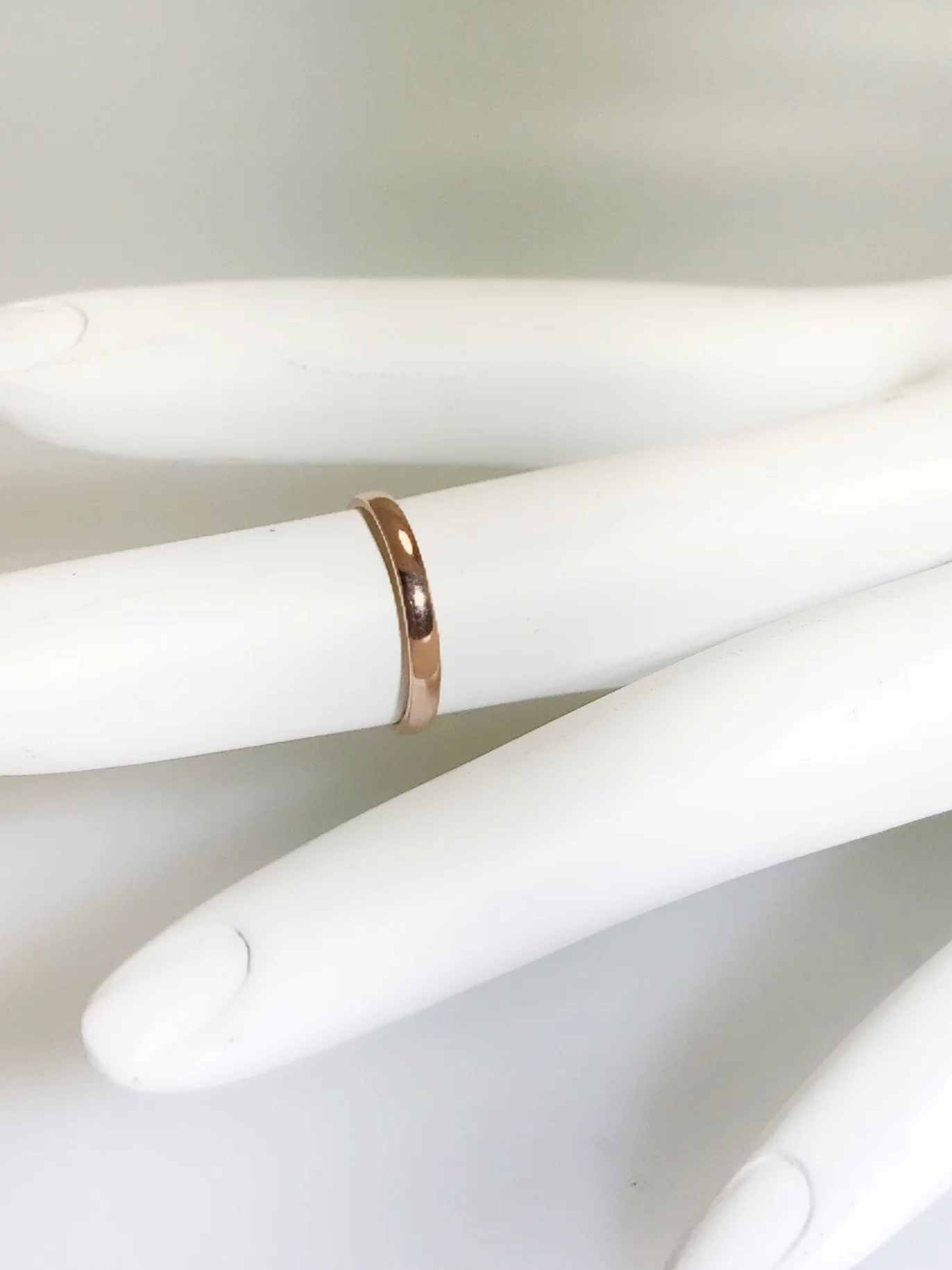 Basic Thin Mid-Finger Ring 