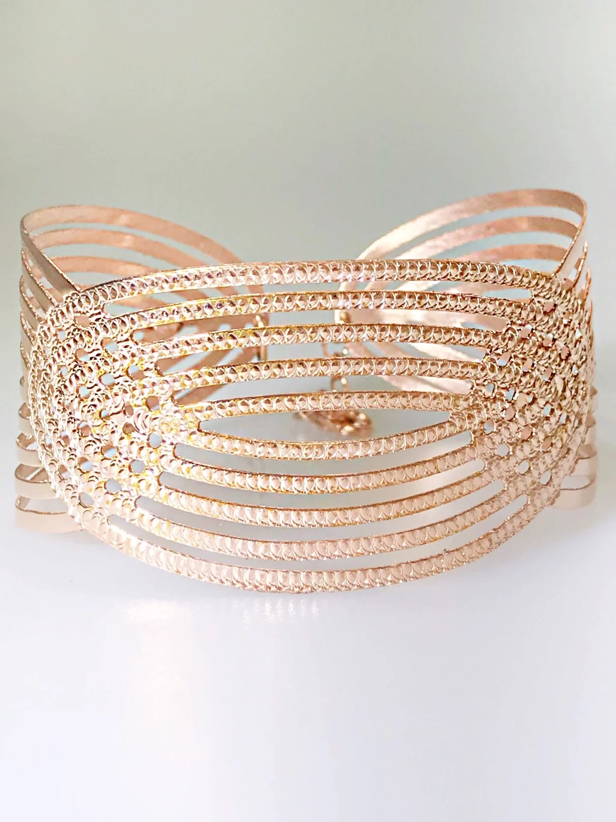 Detailed Oval Bangle Bracelet