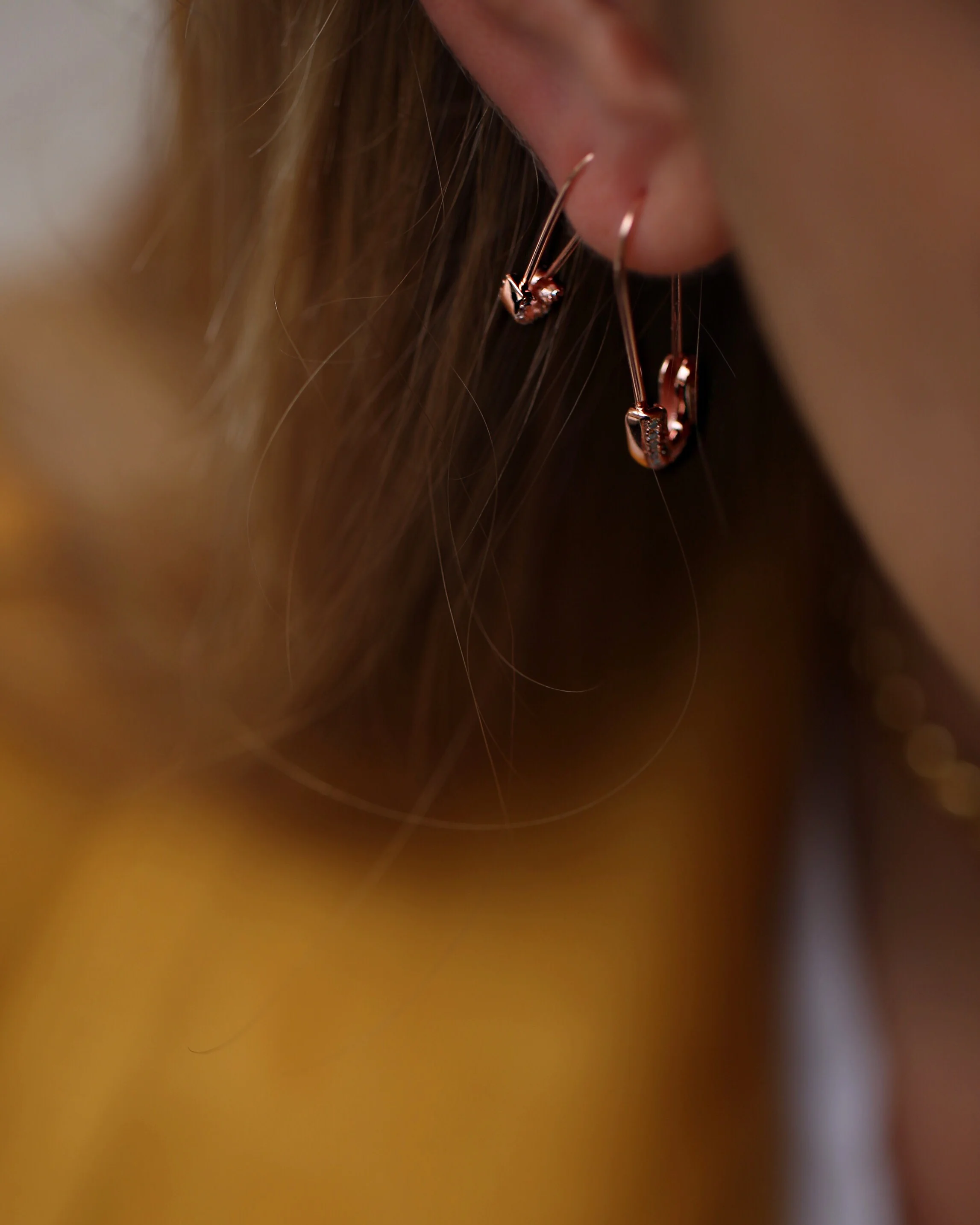 (SMALL) CZ SAFETY PIN EARRING