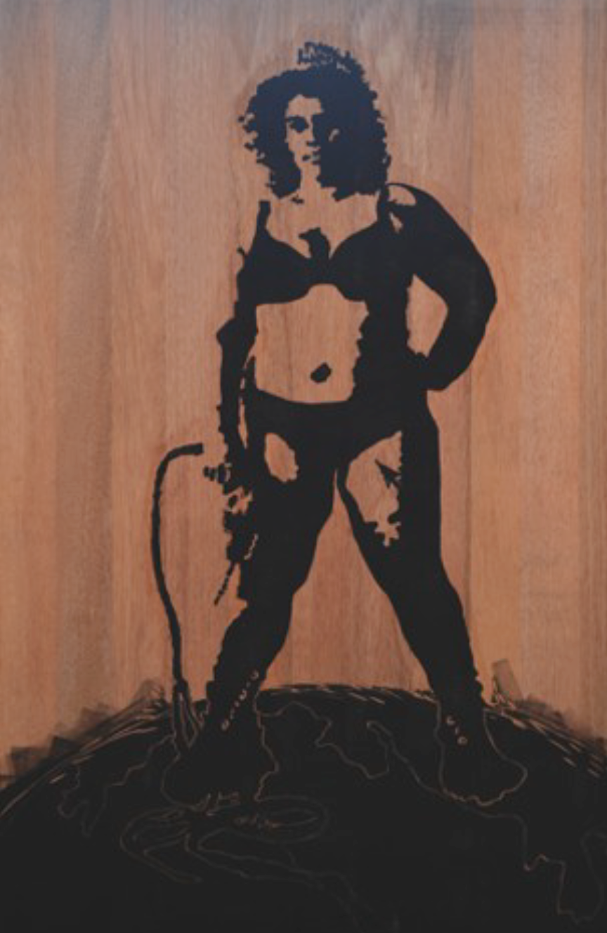Beauty Queen II, caoba rosa y tinta, 5'x3'x1”