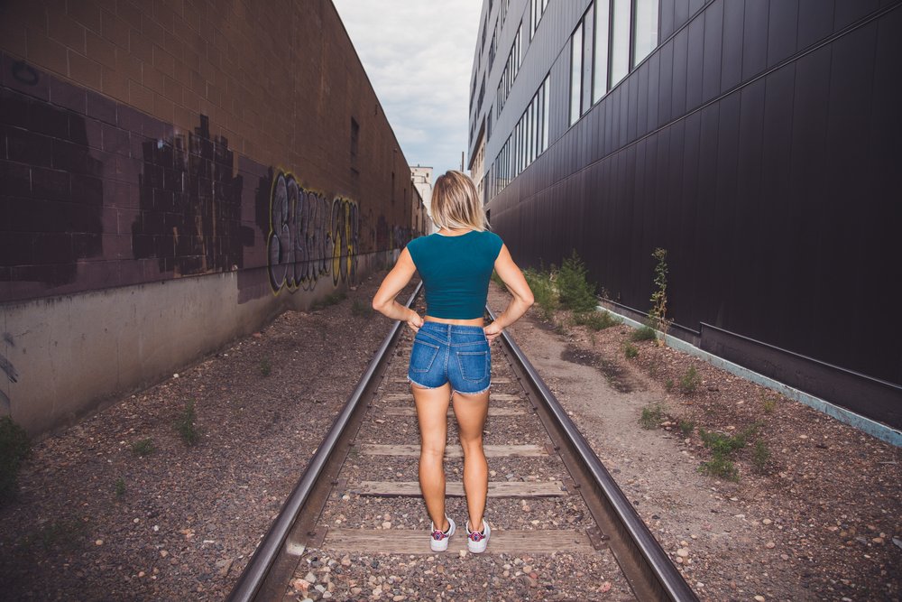 The Best Denim Shorts for Athletic Legs (That Don't Gap at the Waist