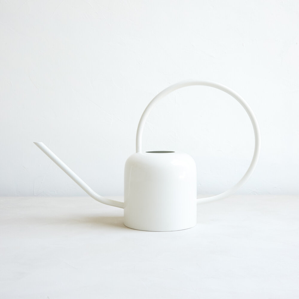 photo White Watering Can usd