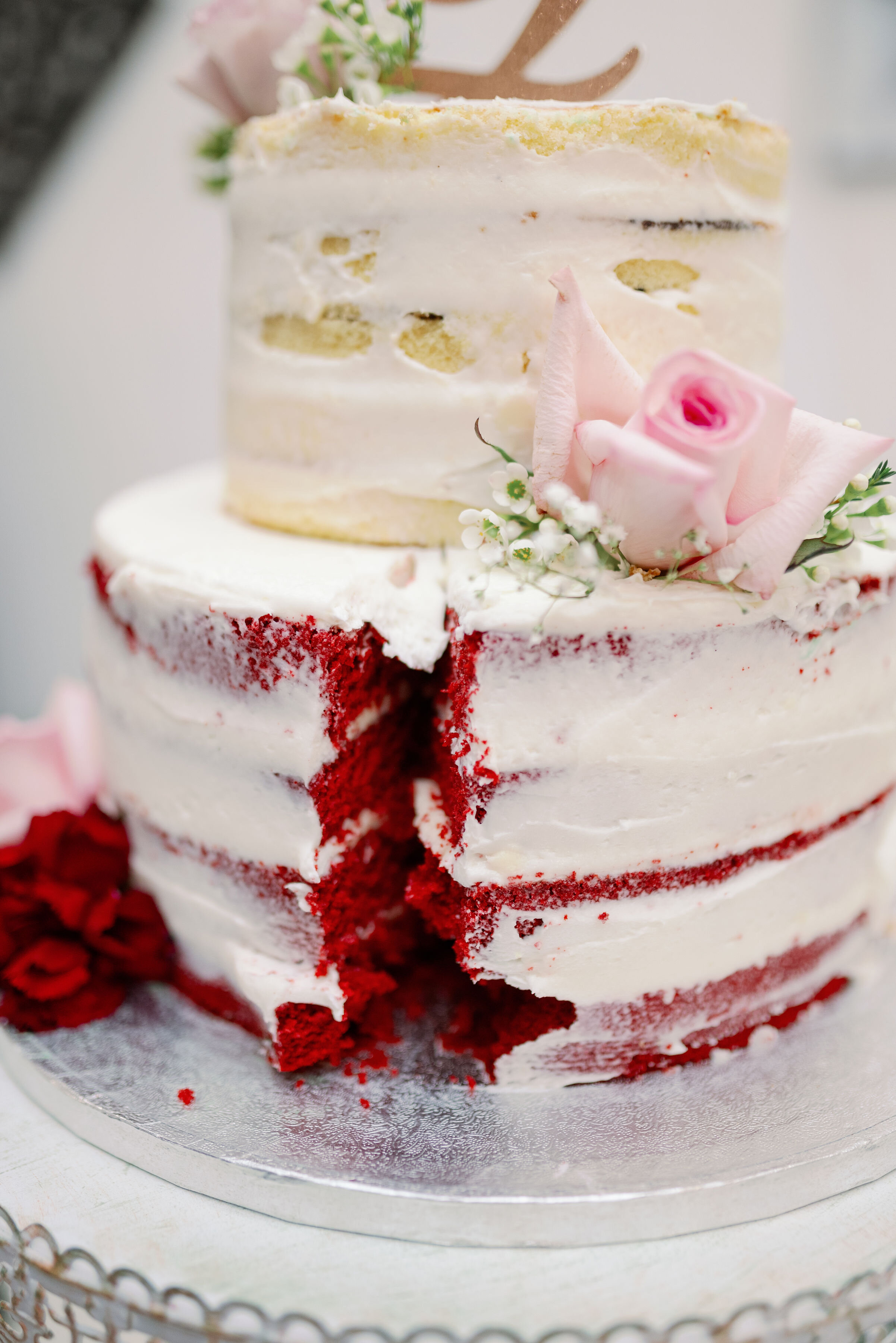 red-velvet-wedding-cake.jpg