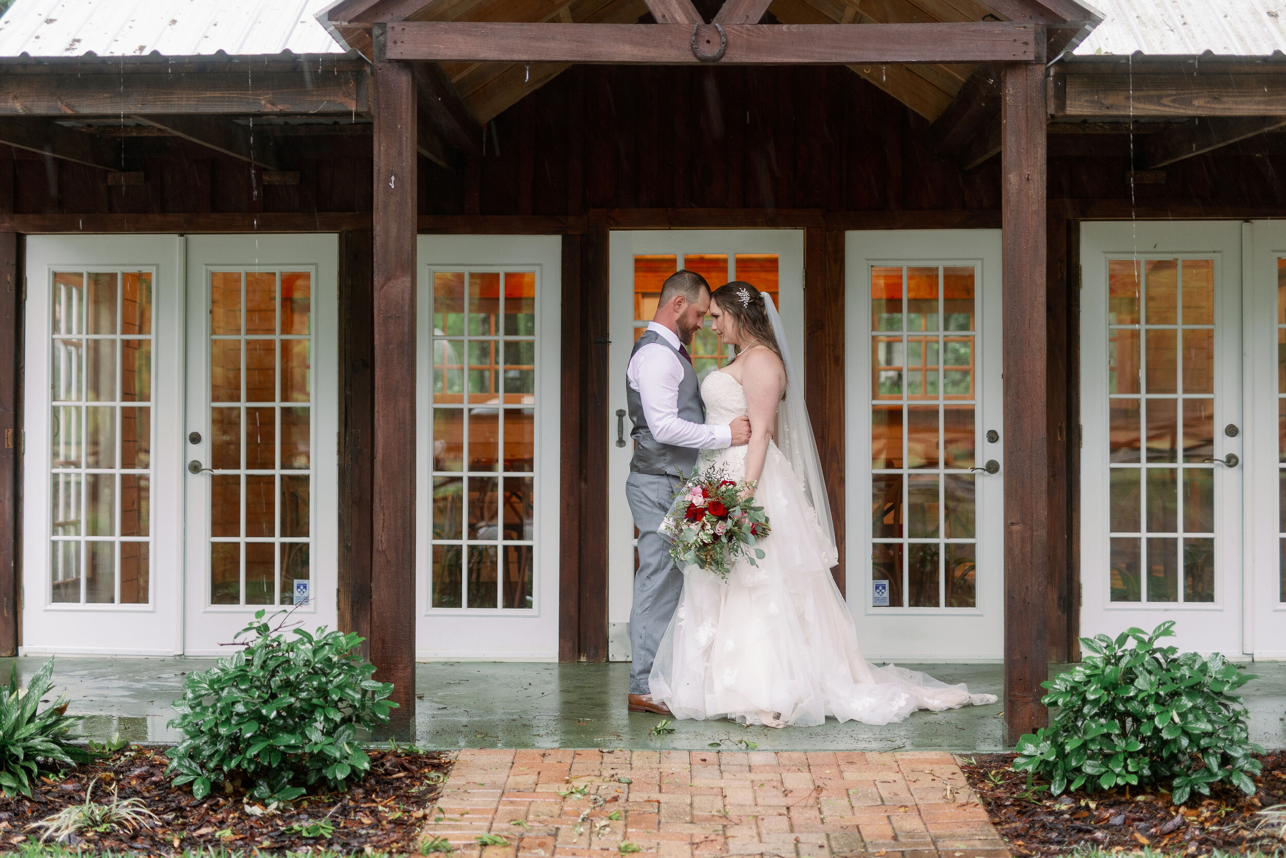 bride and groom kiss.jpg