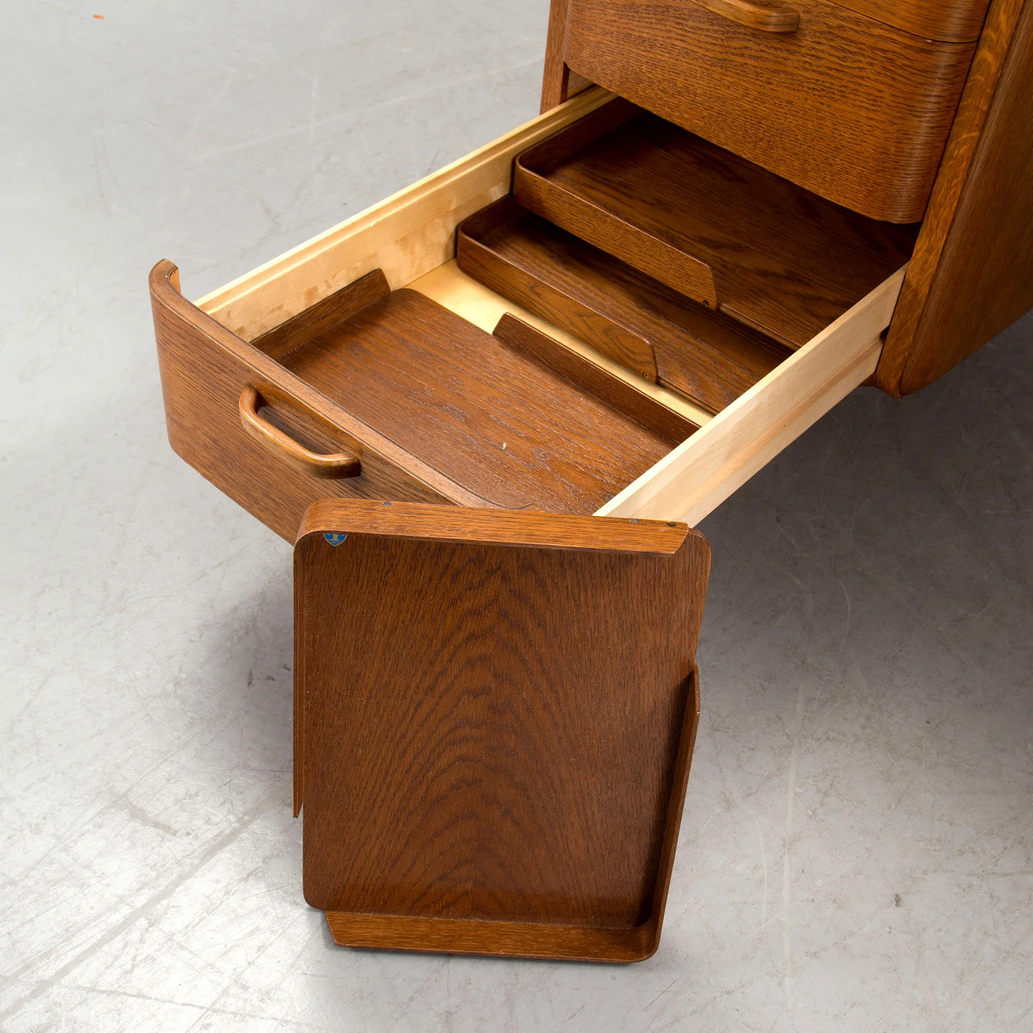 MID-20TH-CENTURY-DESK-AND-CHAIR-BY-FACIT-SWEDEN-9.jpg