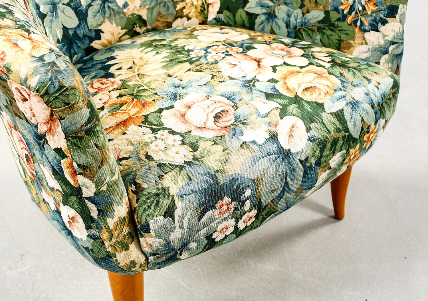 BIG-ADAM-ARMCHAIR-BY-KERSTIN-HORLIN-HOLMQUIST-5.jpg