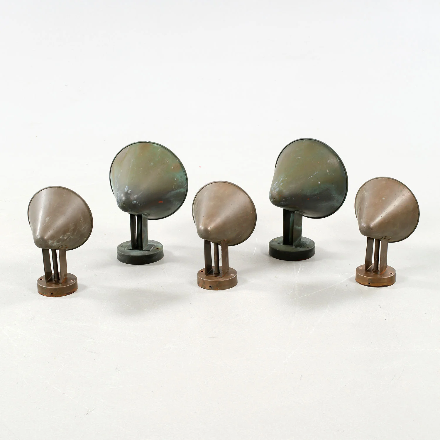 OUTDOOR-COPPER-WALL-LAMPS-3.jpg