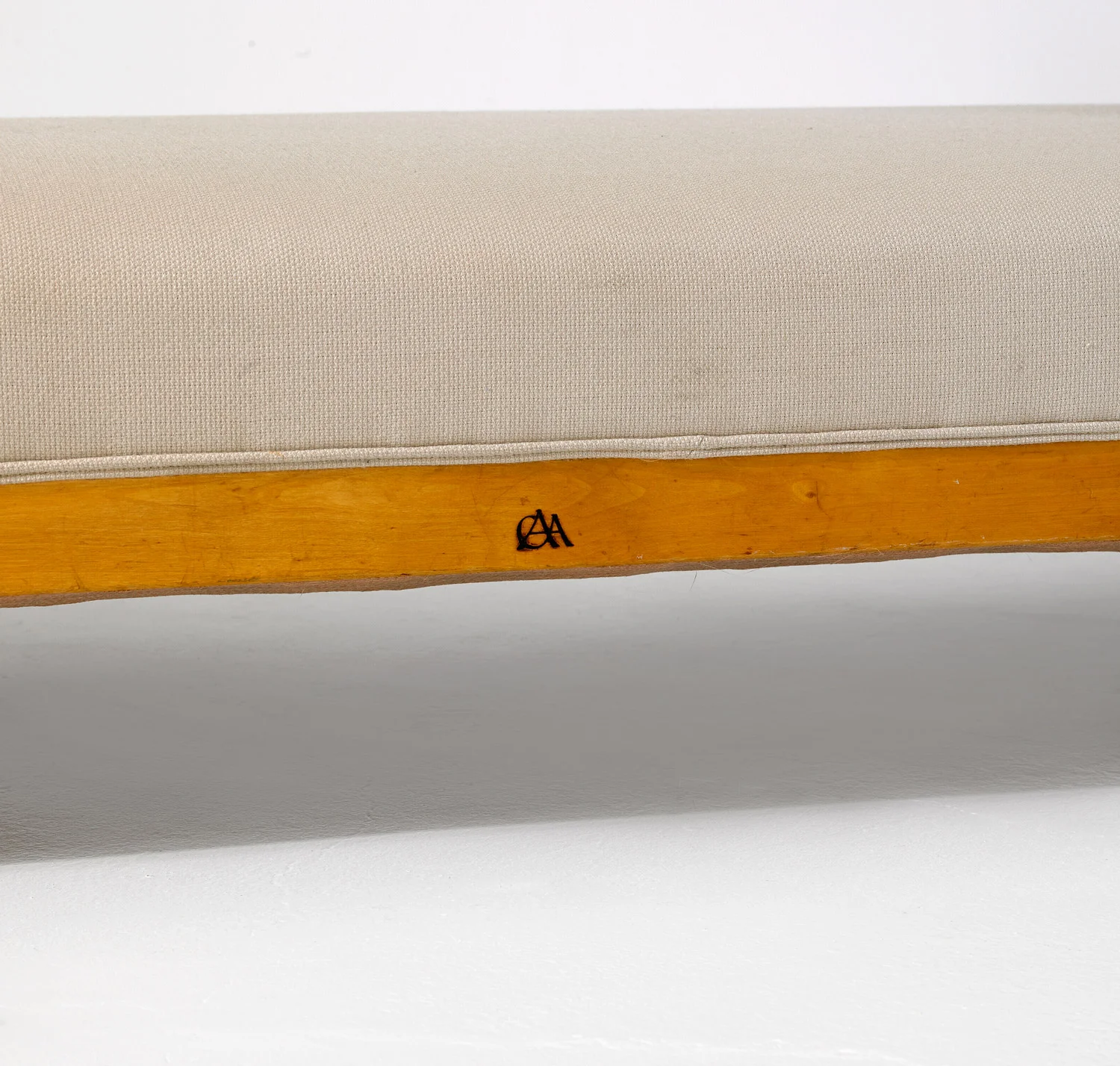 Carl-Axel-Acking-Daybed-4.jpg