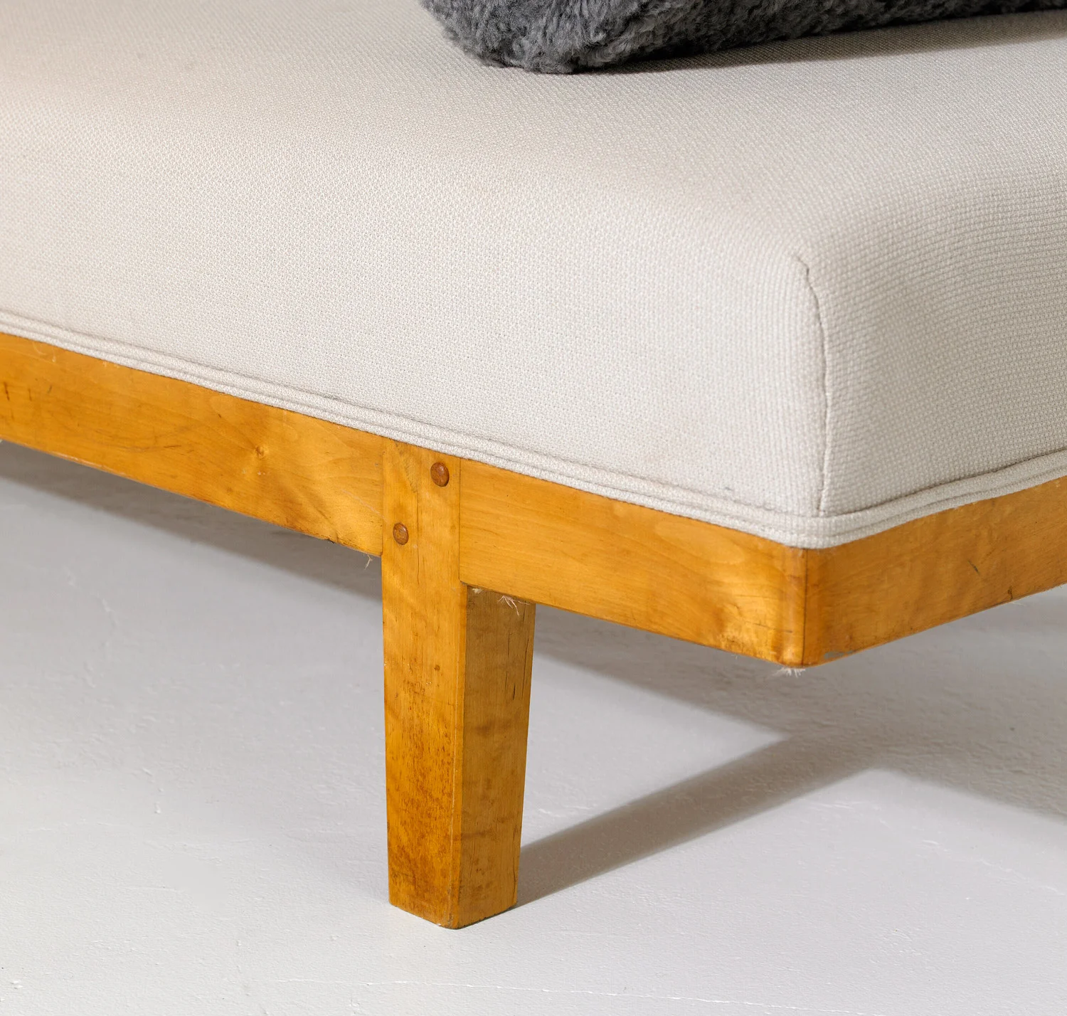 Carl-Axel-Acking-Daybed-5.jpg