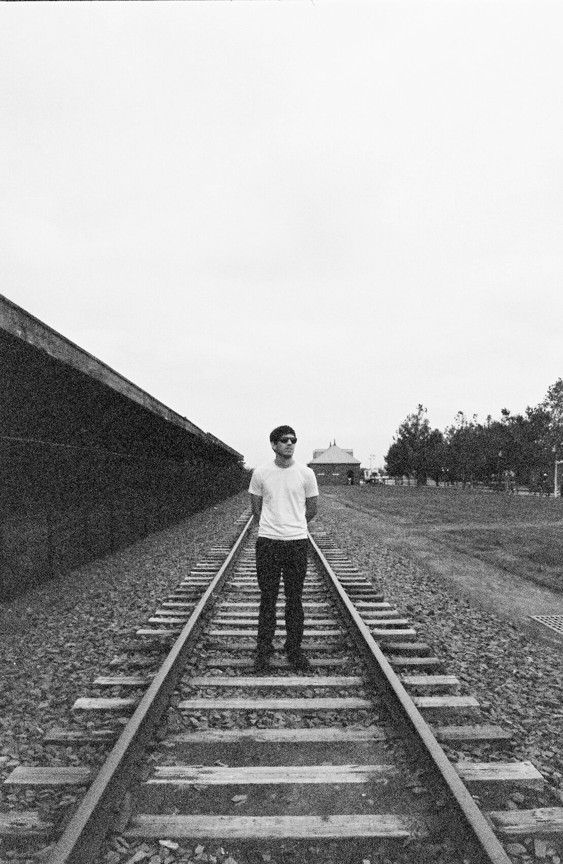 11155C1-R01-013Ar.jpg