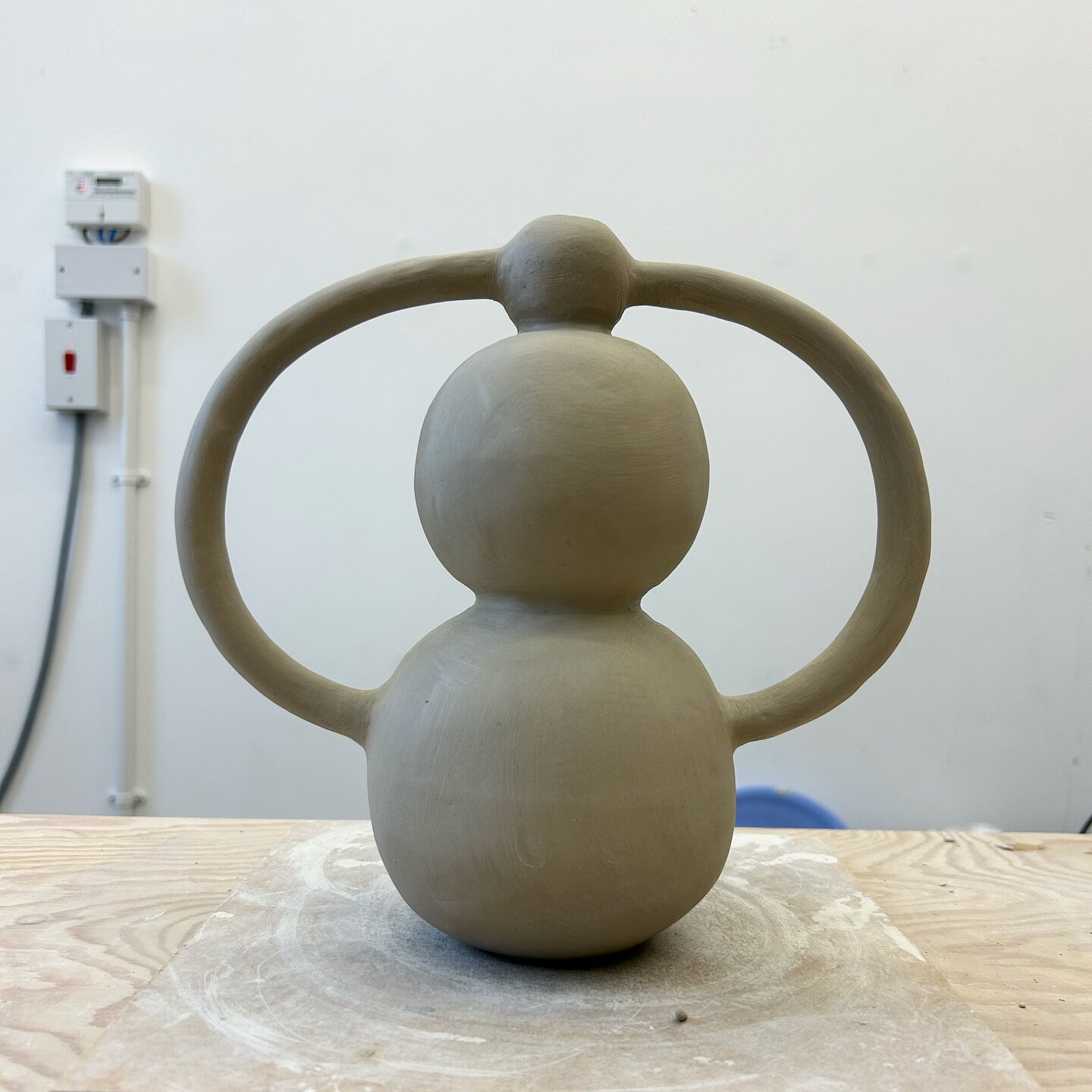 A silly pot in progress, inspired by the bulbous shapes and big handles of Dunmore Pottery🏺(or a grumpy snowman?)