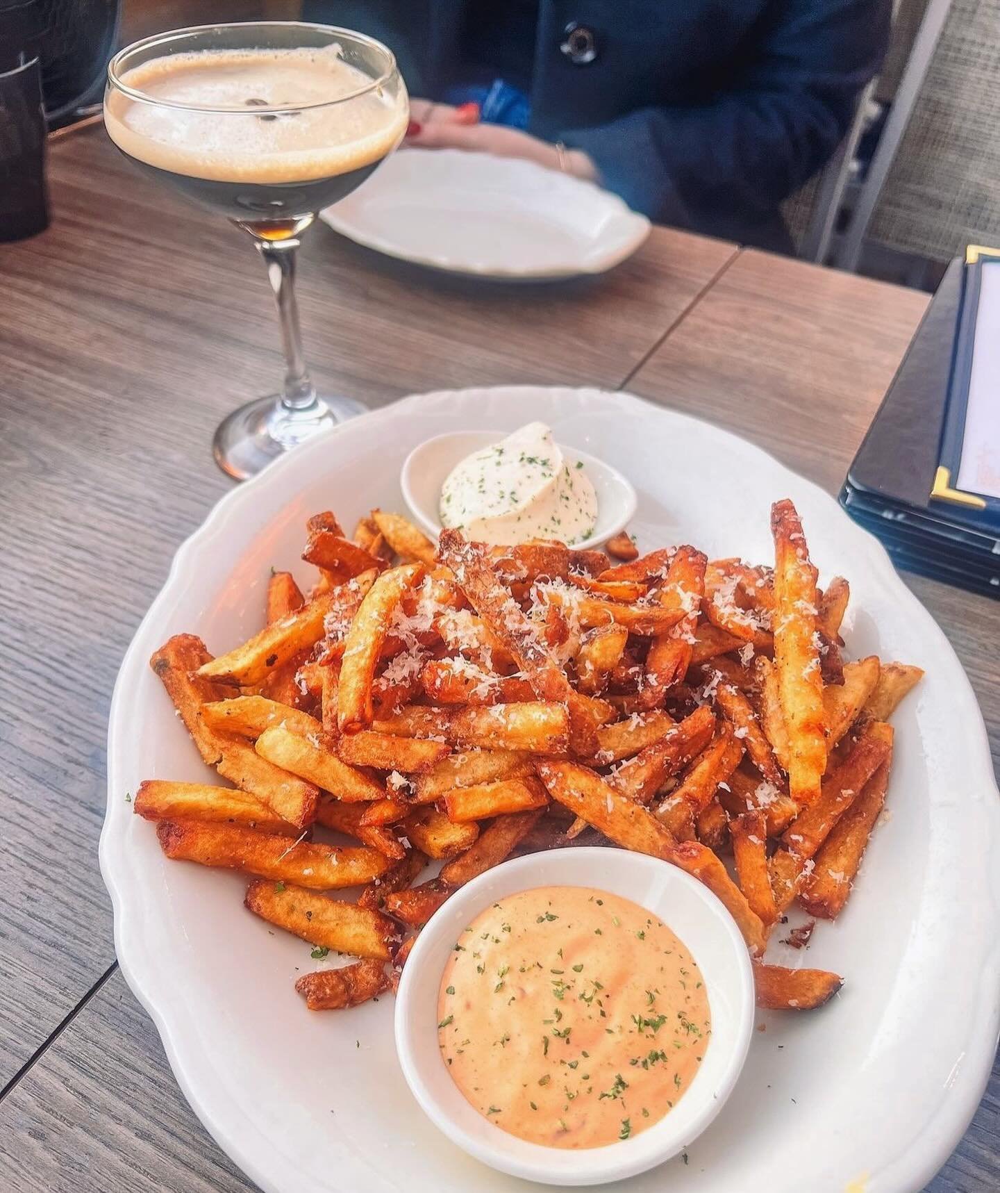 We&rsquo;ve heard you can expense this lunch since it includes coffee🍸Tag your team and join us for lunch tomorrow at 11am.

📸: @blonde_eats_world