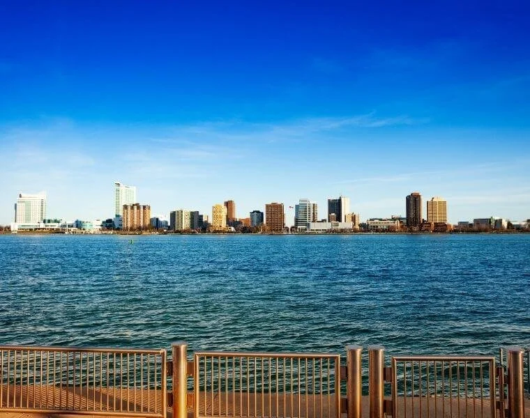 Detroit Riverwalk Review 2021 Motor City Must See Best Riverwalk Mymichiganbeach Com