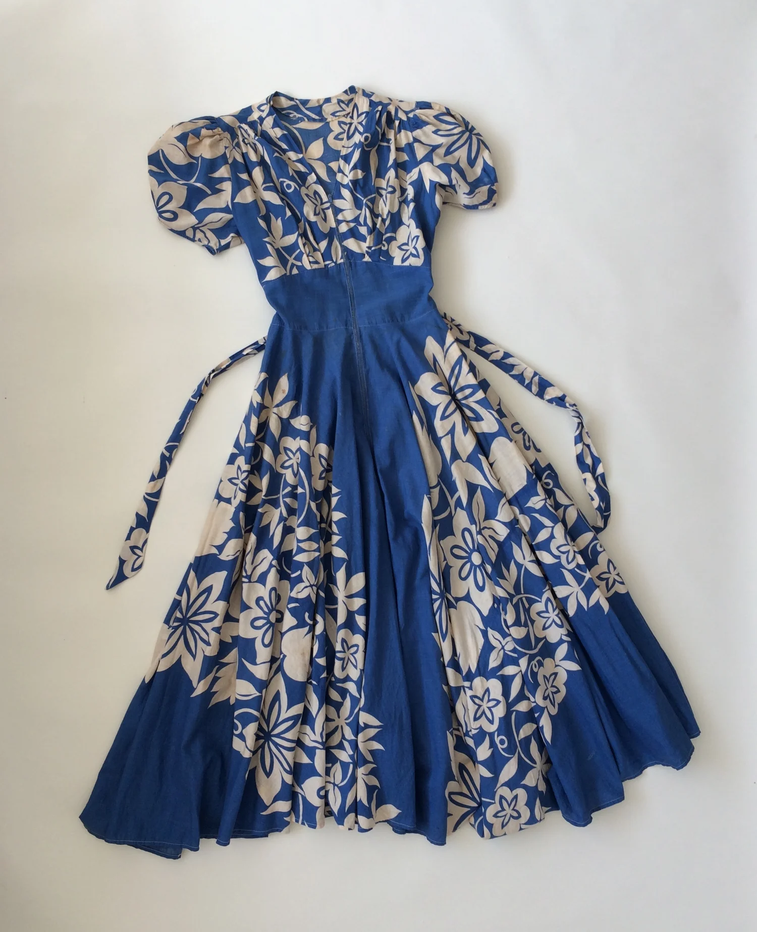 1940s hawaiian dress  body philosophy club
