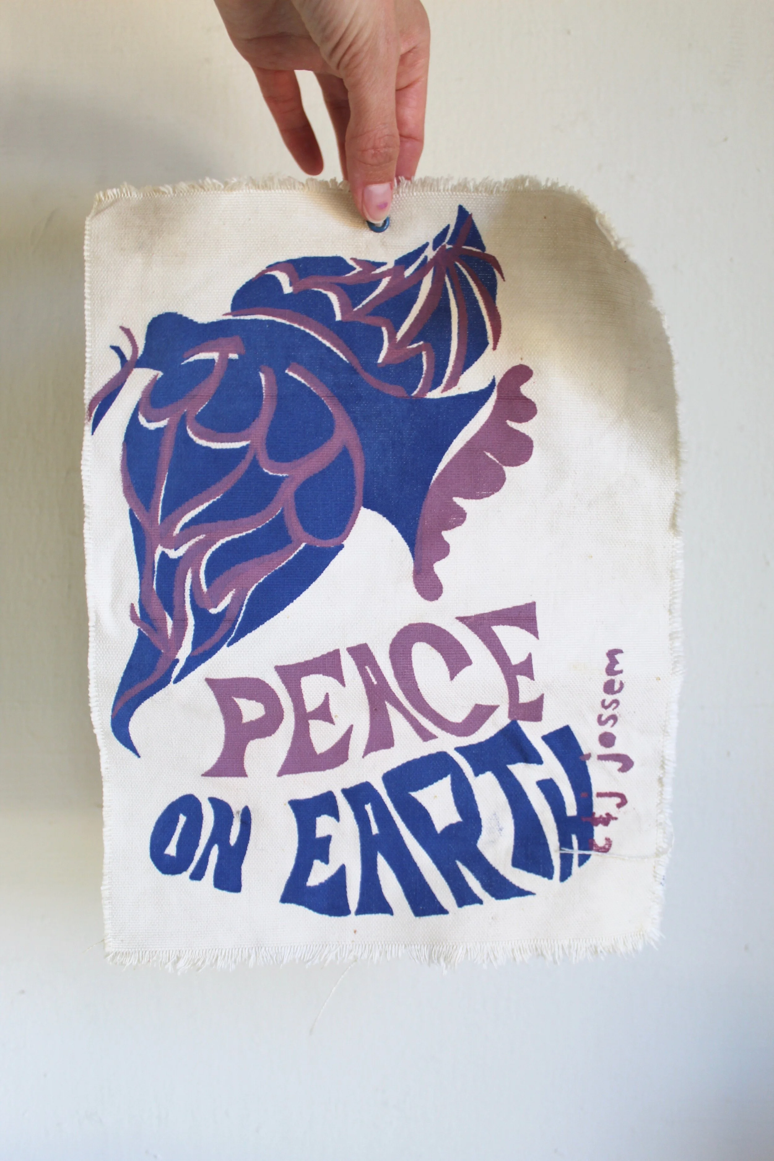 supports Moms 4 Housing : 60s 'PEACE ON EARTH' SCREENPRINT - Los Altos Hills, Ca