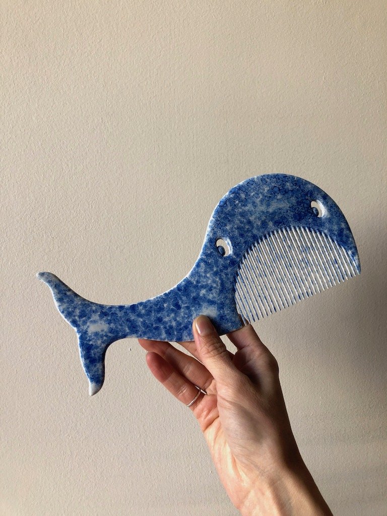 70s BLUE WHALE COMB