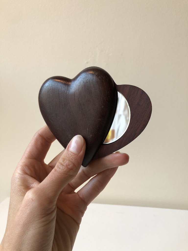 VINTAGE WOODEN HEART MIRROR