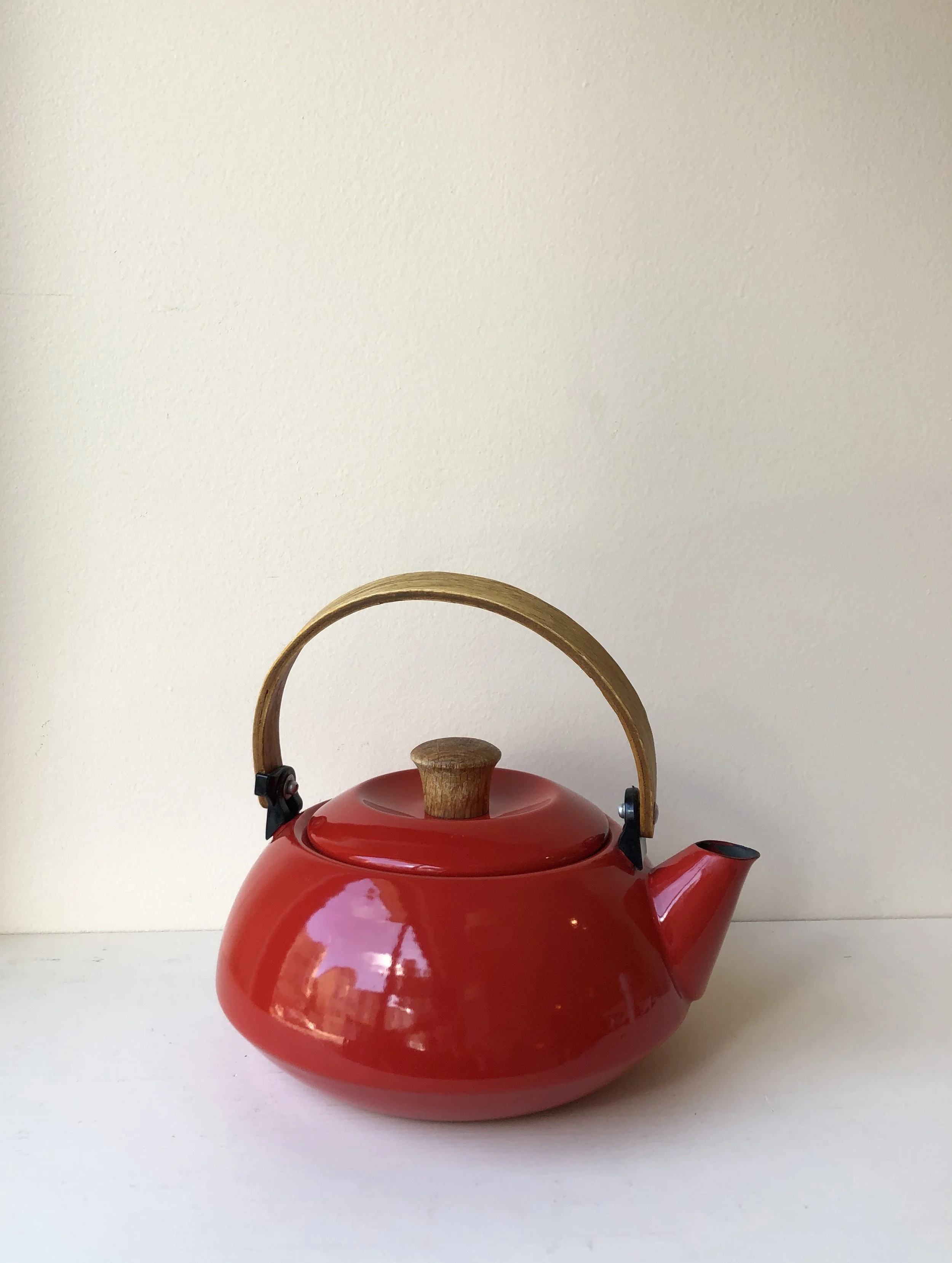 MID CENTURY TEAPOT - Hayward, Ca