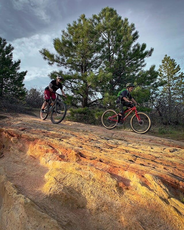 Hitting slabs with my boy yesterday was such a good time. Thanks for the shot, @byshanesmith!
&bull;
&bull;
#ColoRADo #keepingupwithCarmine #roxborough #mountainbike #rockslabs #namaslay #chunkygoodness #flow #ridefasttakechances #flatpedalswinmedals