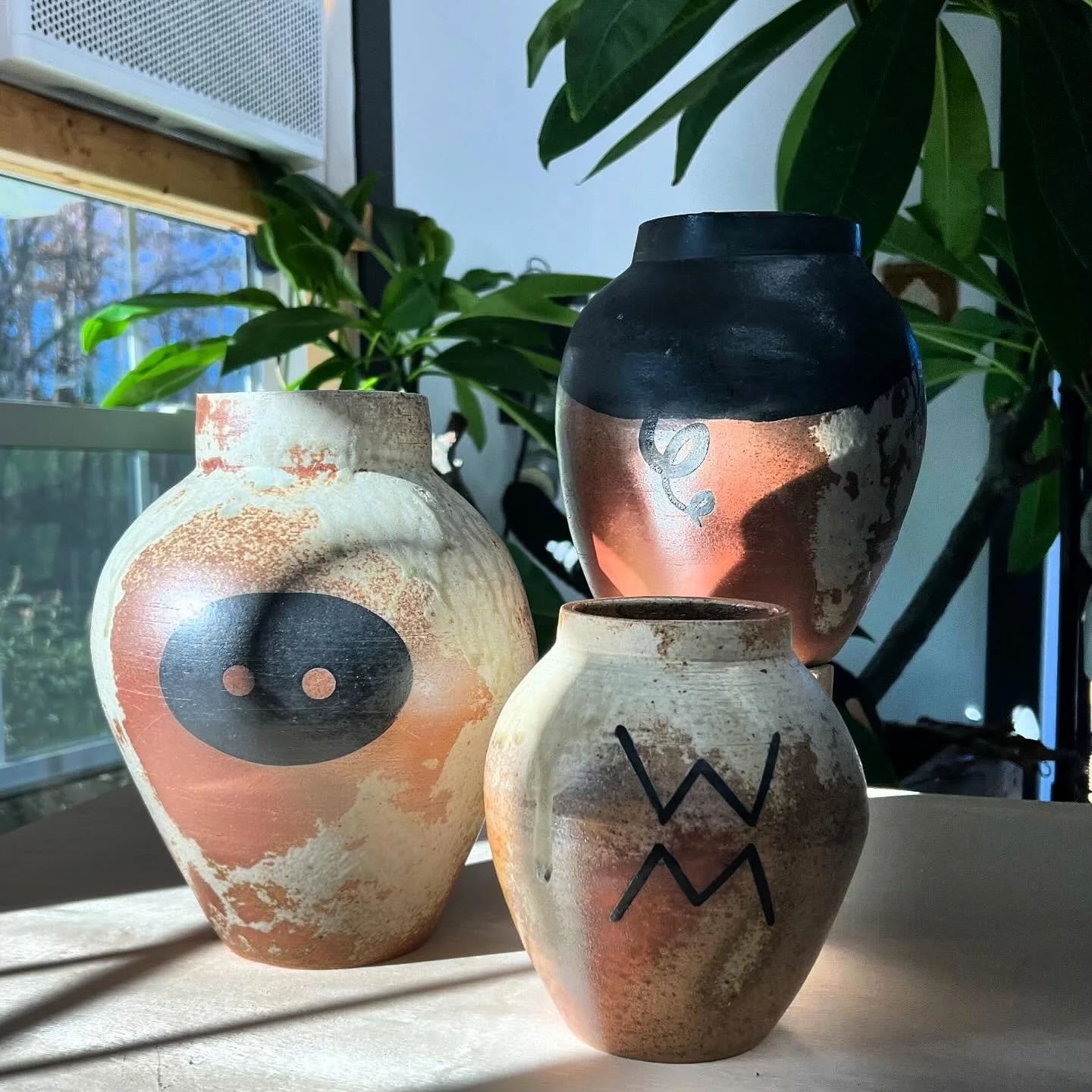 Just here to interrupt our regularly scheduled Christkindl Market content (by the way, come see me NOV 15-17 at the Christkindl GR Market!) to show you how the deconstructed pig pots came out. The &ldquo;ears&rdquo; didn&rsquo;t get through the kiln,