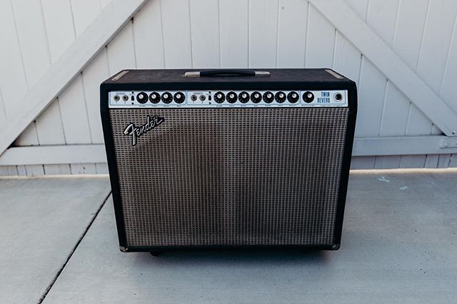 1976 Fender Twin Reverb that needed a whole bucket of love to get her singin again. 🇺🇸