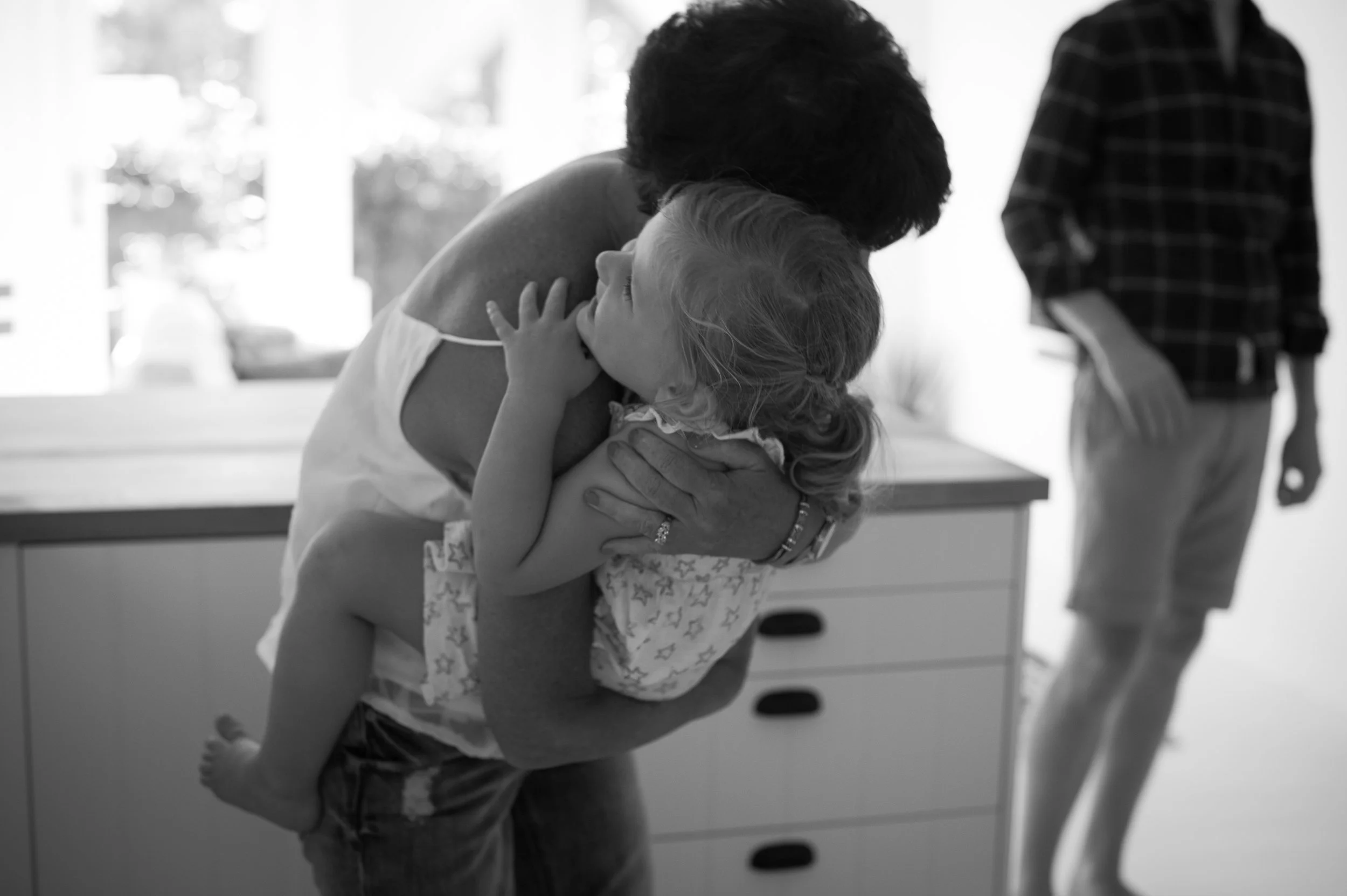 cuddles with grandma central coast documentary family photography