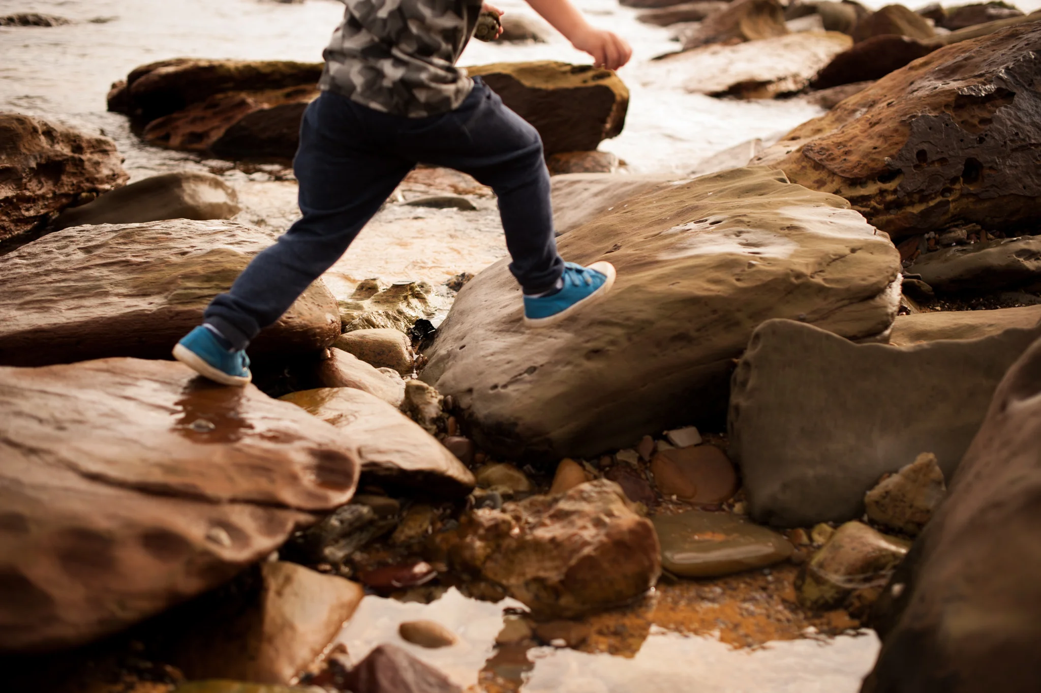 rock hopping Winnie Bay