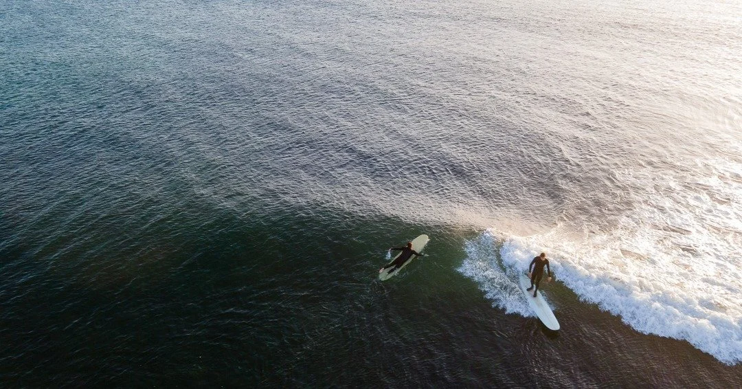 Day 28 of #makeawave for @@surfaid 

It was all looking a bit blah until the sun finally made it over the clouds and then it was stunning. Sneaky little right hander at Bellambi kept the long boarders entertained for hours